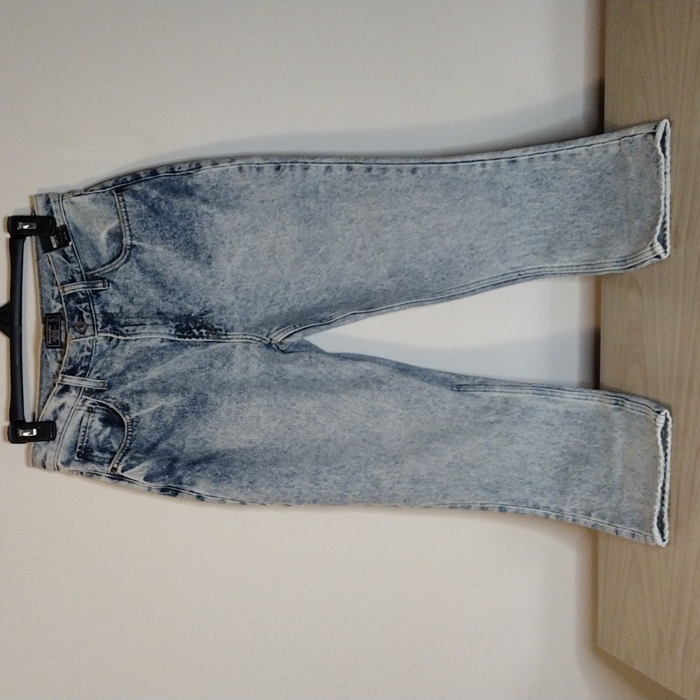 Abercrombie & Fitch Acid Wash High Rise Mom Jean Size 27/4